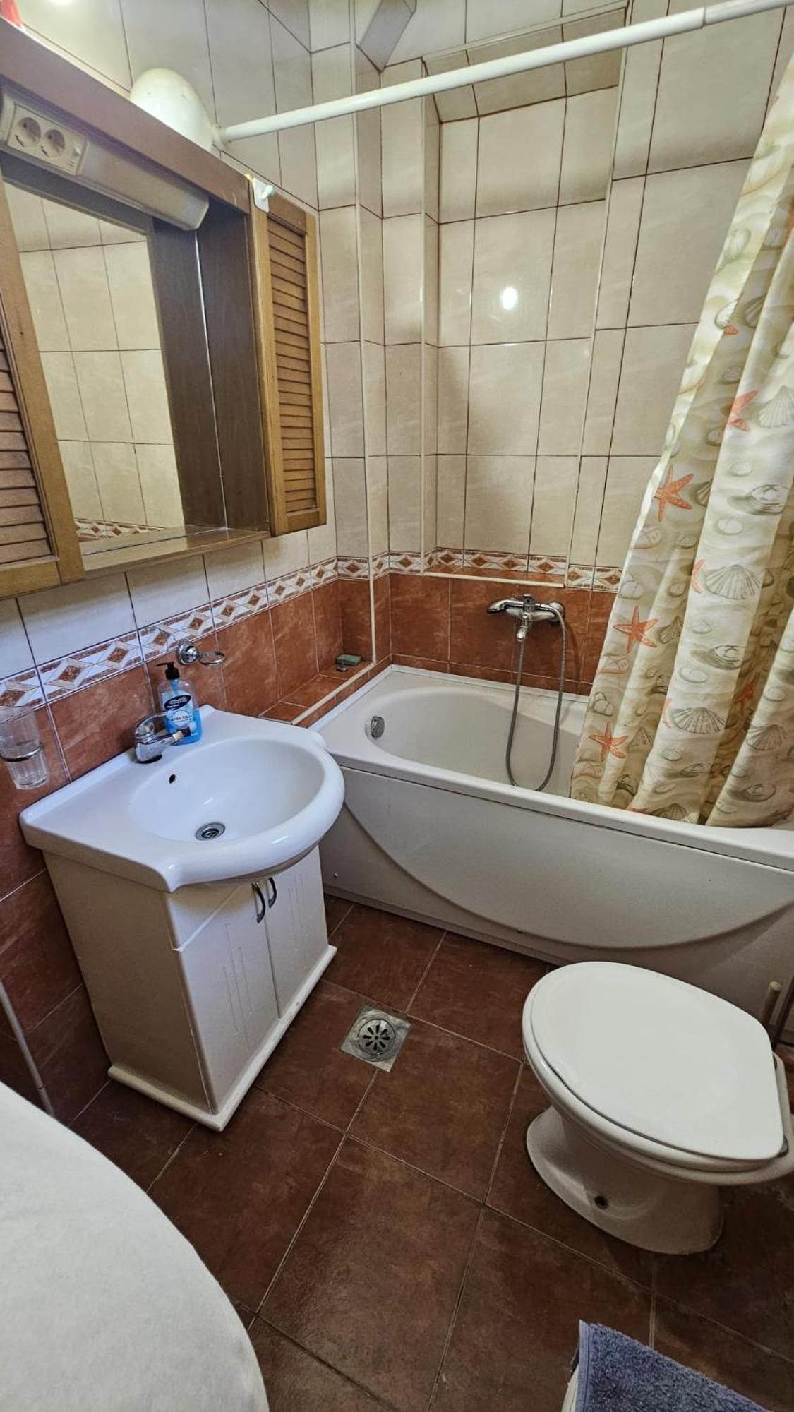 Radenovic, Soba Appartement *